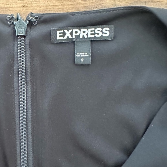 Express Black Flutter Sleeve Romper with Pockets – Size 2 - Picture 7 of 7